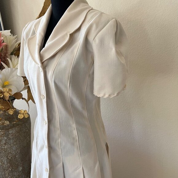 Handmade 1950s Vintage Single Stitch Linen Cream Pleated Button-down Dress - Picture 4 of 11